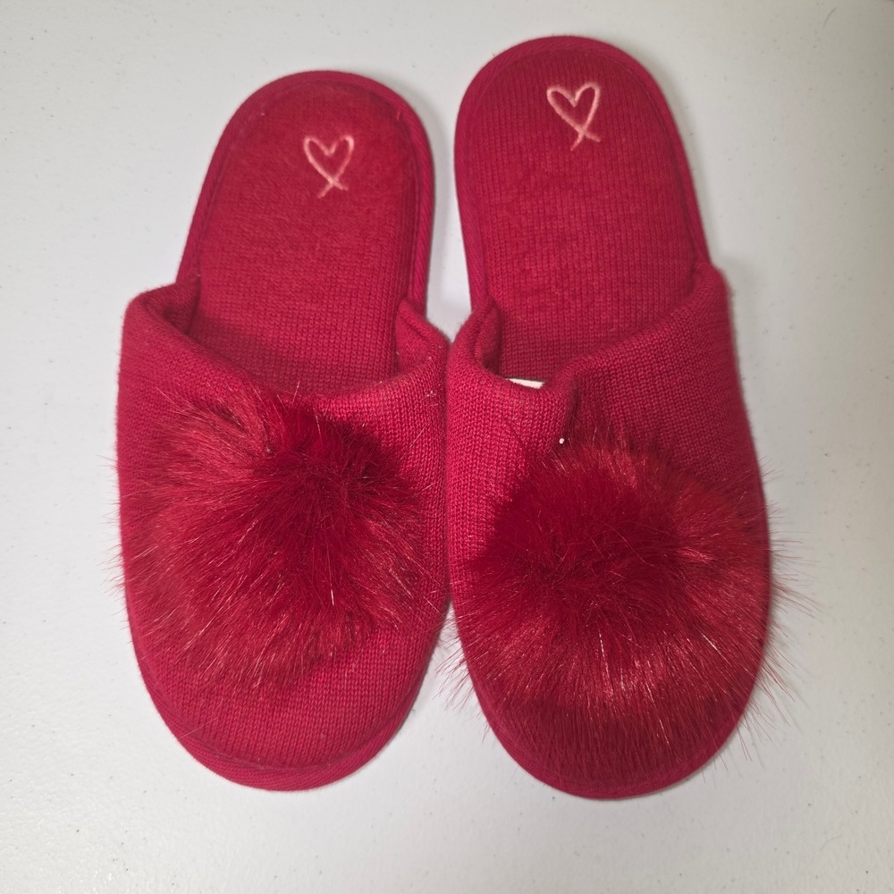 Victoria's Secret Red Knit Pom Pom Slippers Women's Size Medium Heart Logo Scuff